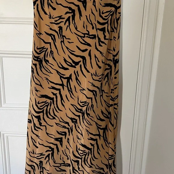 Madewell 100% silk leopard print midi skirt size 2 - Picture 2 of 4